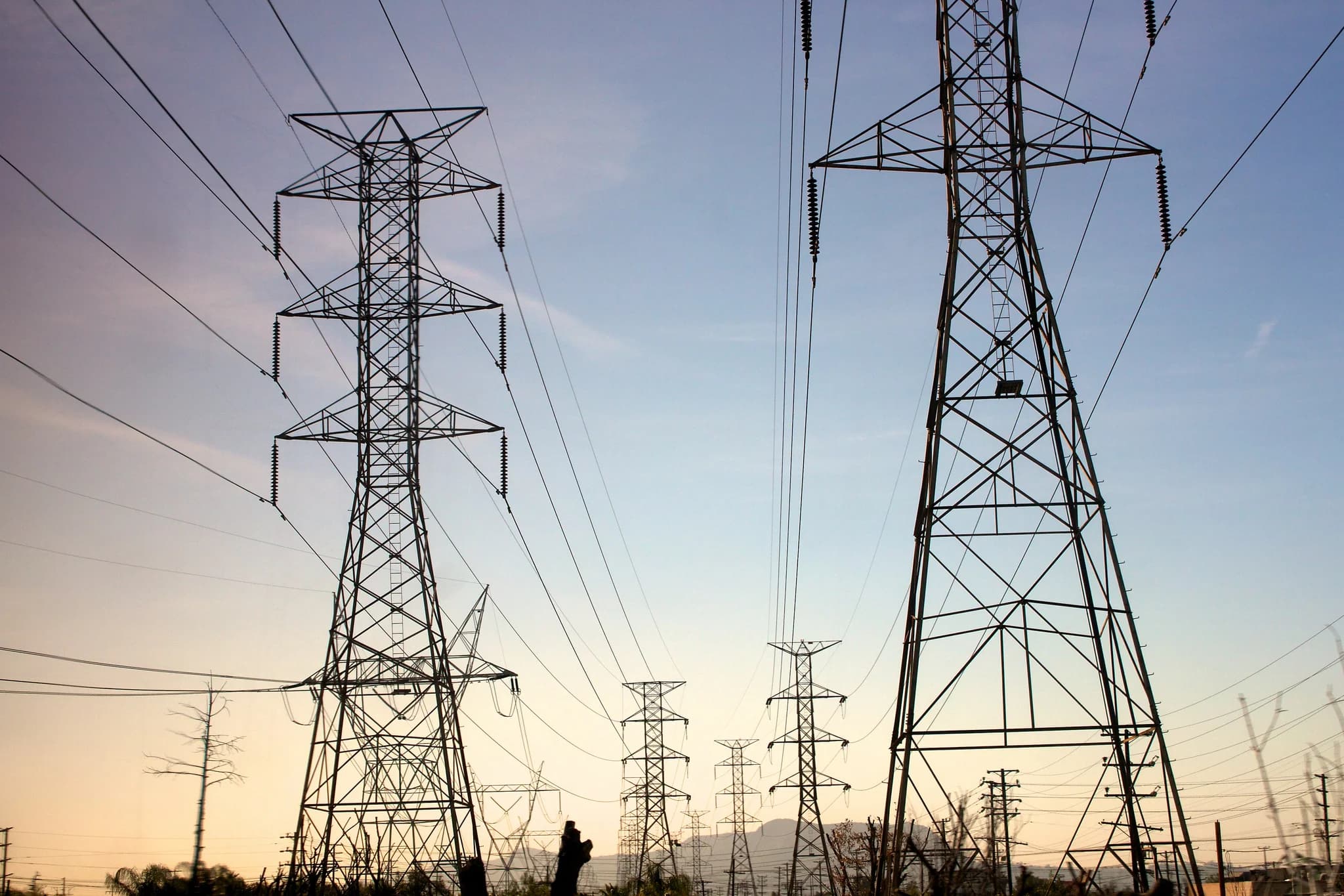 WHY SOURCE INSPECTION IS CRITICAL FOR TRANSMISSION STRUCTURES